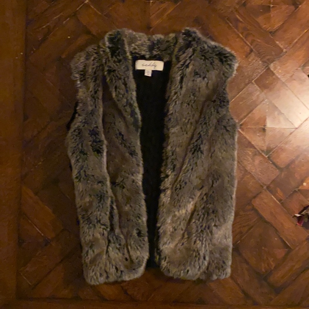 Faux fur vest by Sebby Size M